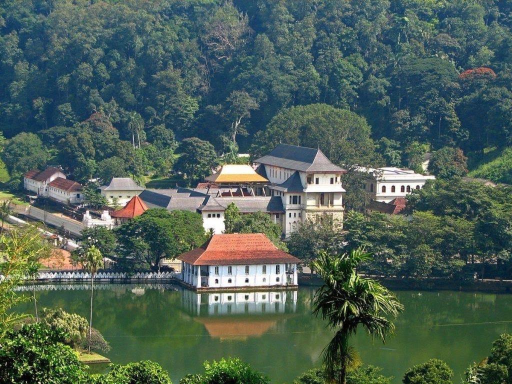 Nisansala Homestay Kandy Deiyannewela Zewnętrze zdjęcie